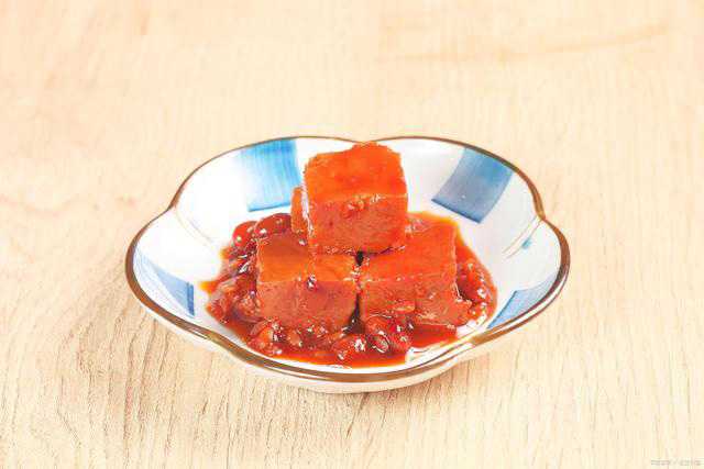 創(chuàng)新引領(lǐng)未來，一塊腐乳包裝設(shè)備助力腐乳產(chǎn)業(yè)升級(jí)